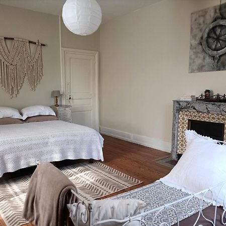 Chateau D'Arfeuilles Chambres Et Tables D'Hotes 外观 照片